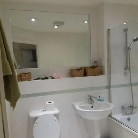 Room With Its Own Bathroom Londra Esterno foto